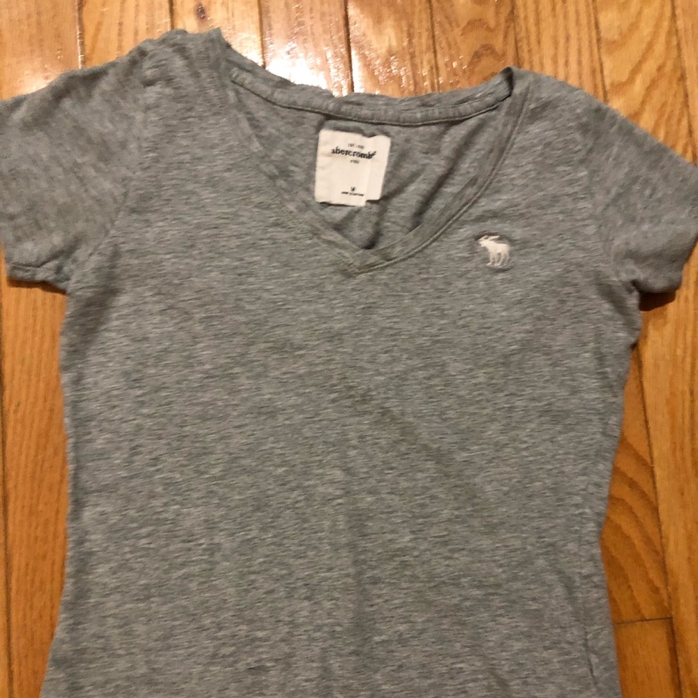 Abercrombie kids medium v neck